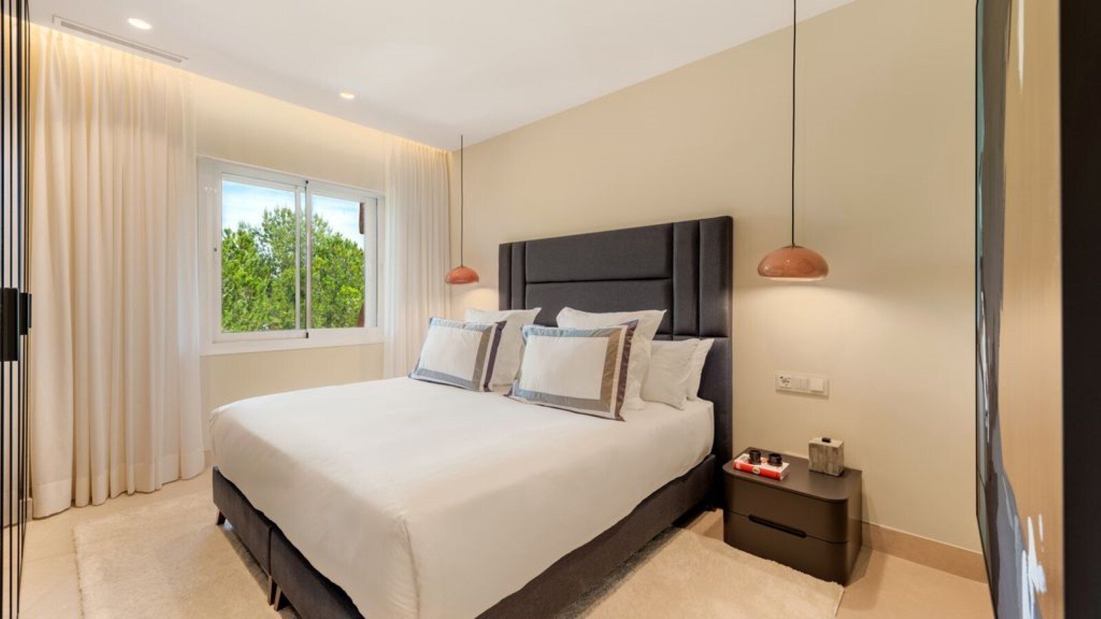 Elegant Apartment Complex With Unique Sea Views In Estepona Apartment in Estepona, Andalusia, Spain 1 - 16331039