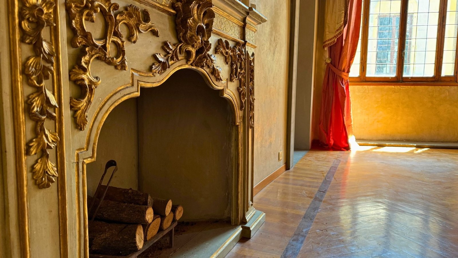 Appartamento Di Prestigio In Santo Spirito Apartment in Florence, Tuscany, Italy 1 - 15881595