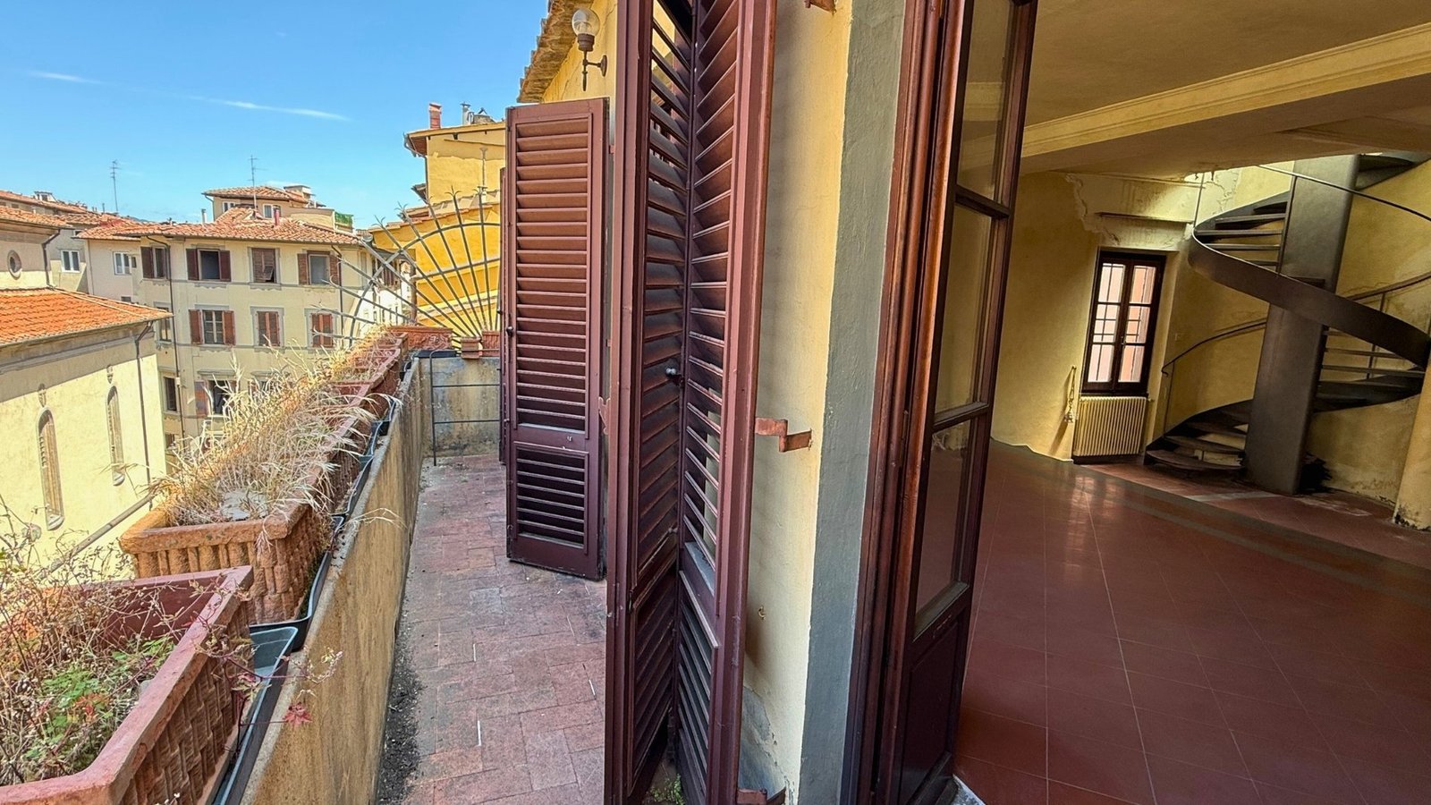 Appartamento Di Prestigio In Santo Spirito Apartment in Florence, Tuscany, Italy 1 - 15881595