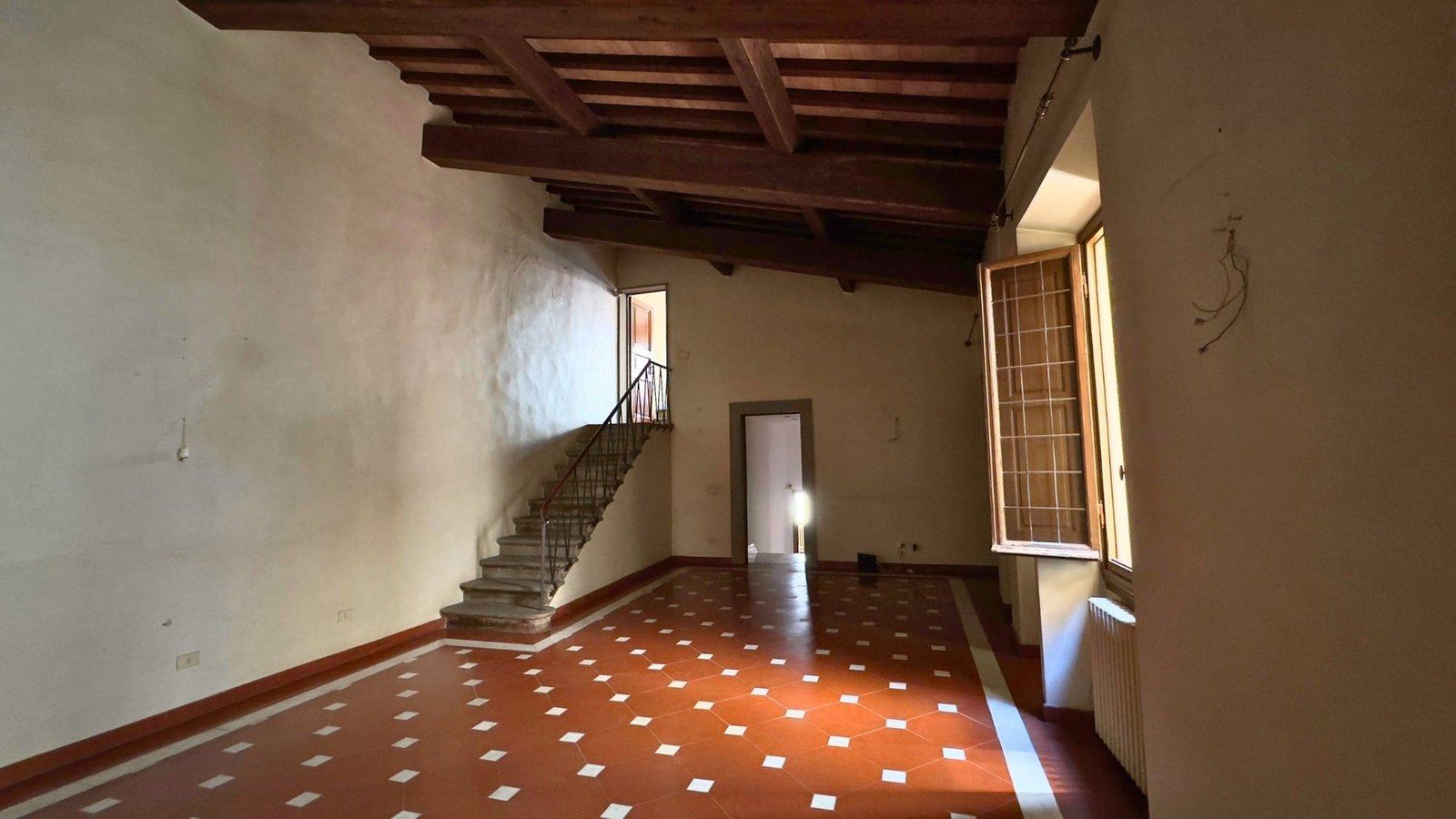 Appartamento Di Prestigio In Santo Spirito Apartment in Florence, Tuscany, Italy 1 - 15881595