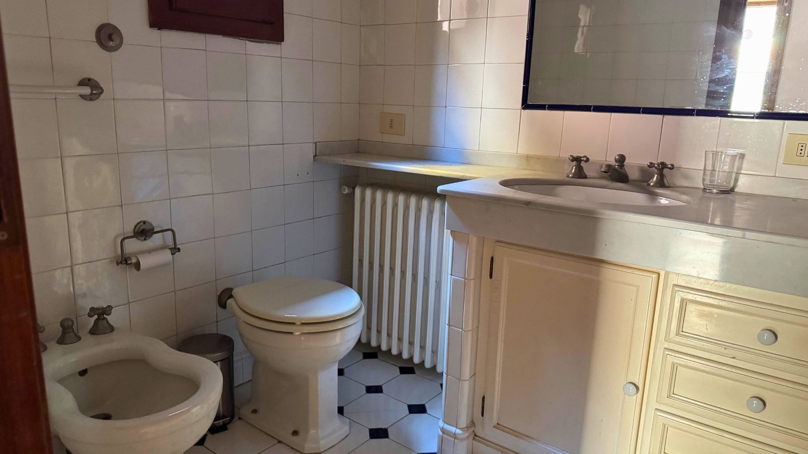 Appartamento Di Prestigio In Santo Spirito Apartment in Florence, Tuscany, Italy 1 - 15881595