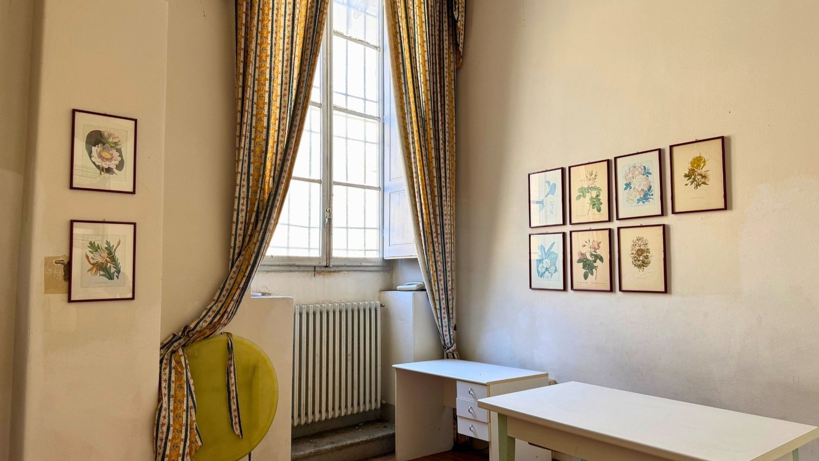 Appartamento Di Prestigio In Santo Spirito Apartment in Florence, Tuscany, Italy 1 - 15881595