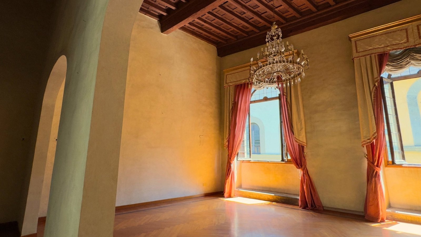Appartamento Di Prestigio In Santo Spirito Apartment in Florence, Tuscany, Italy 1 - 15881595