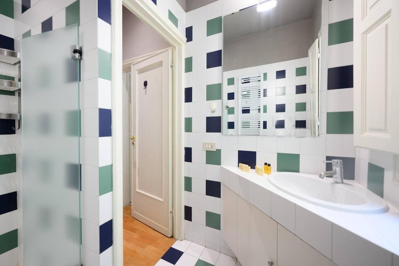 Appartamento Signorile Con Terrazzo In Via Gino Capponi Apartment in Florence, Tuscany, Italy 1 - 15881781