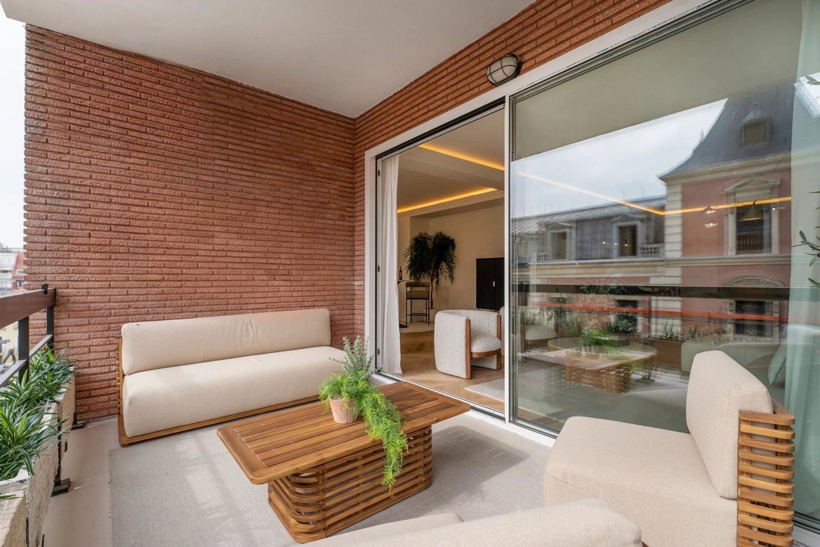 Unique And Exclusive Apartment Right In Front Of The Prado Museum Apartment in Retiro, Madrid, Spain 1 - 15253003