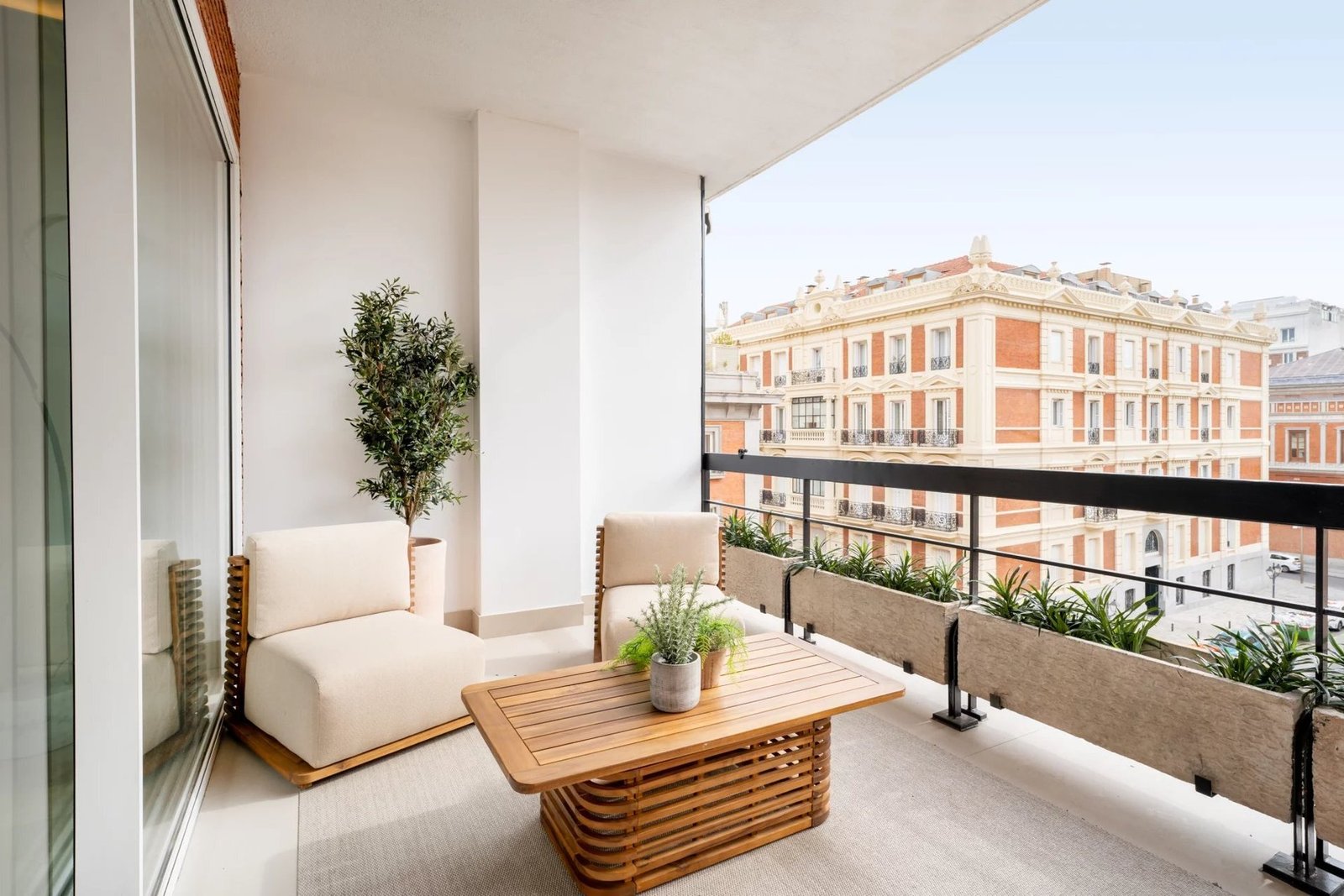 Unique And Exclusive Apartment Right In Front Of The Prado Museum Apartment in Retiro, Madrid, Spain 1 - 15253003