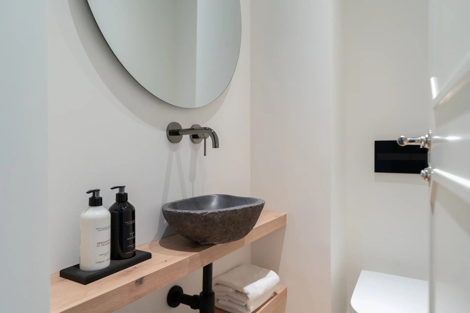 Unique And Exclusive Apartment Right In Front Of The Prado Museum Apartment in Retiro, Madrid, Spain 1 - 15253003