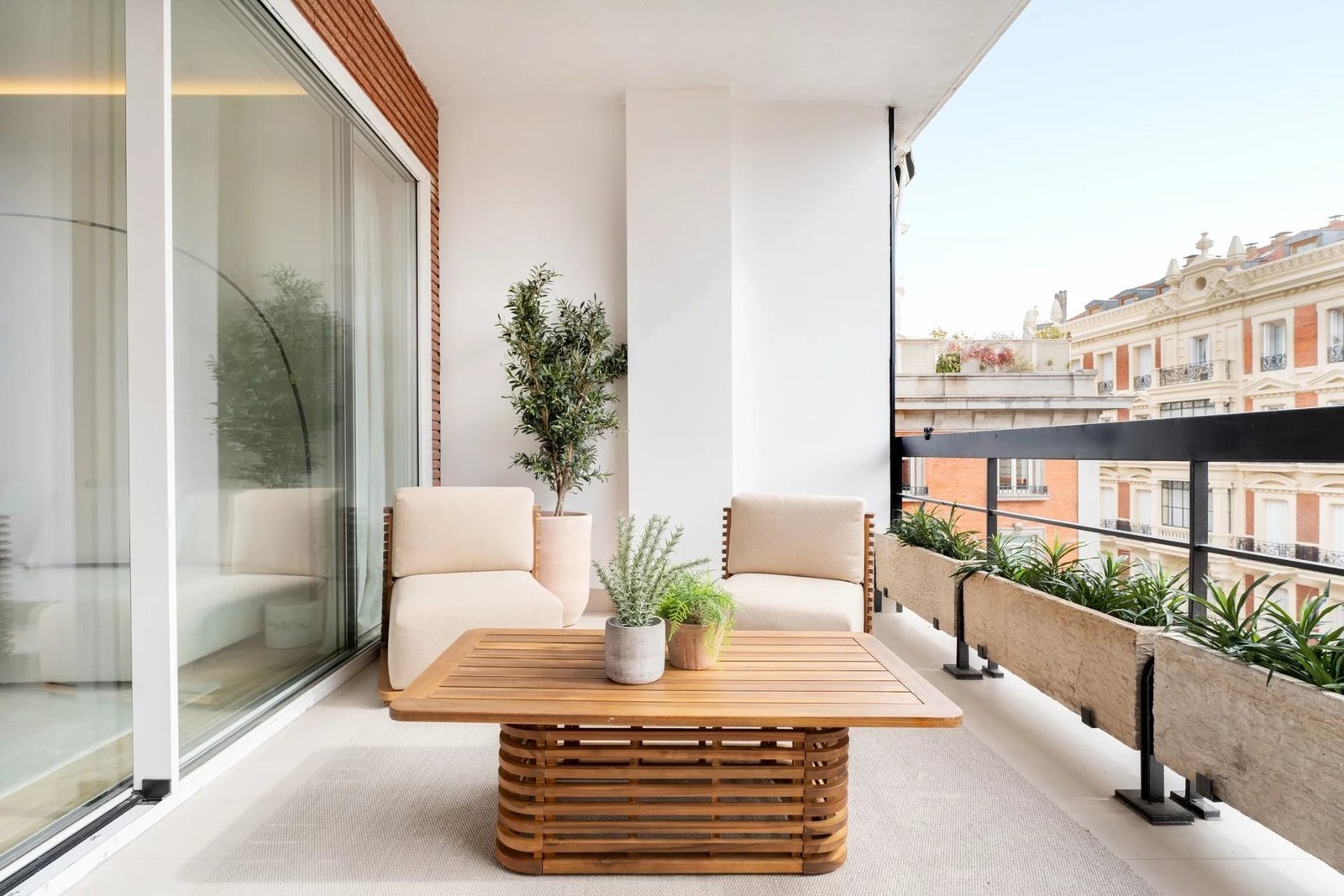 Unique And Exclusive Apartment Right In Front Of The Prado Museum Apartment in Retiro, Madrid, Spain 1 - 15253003