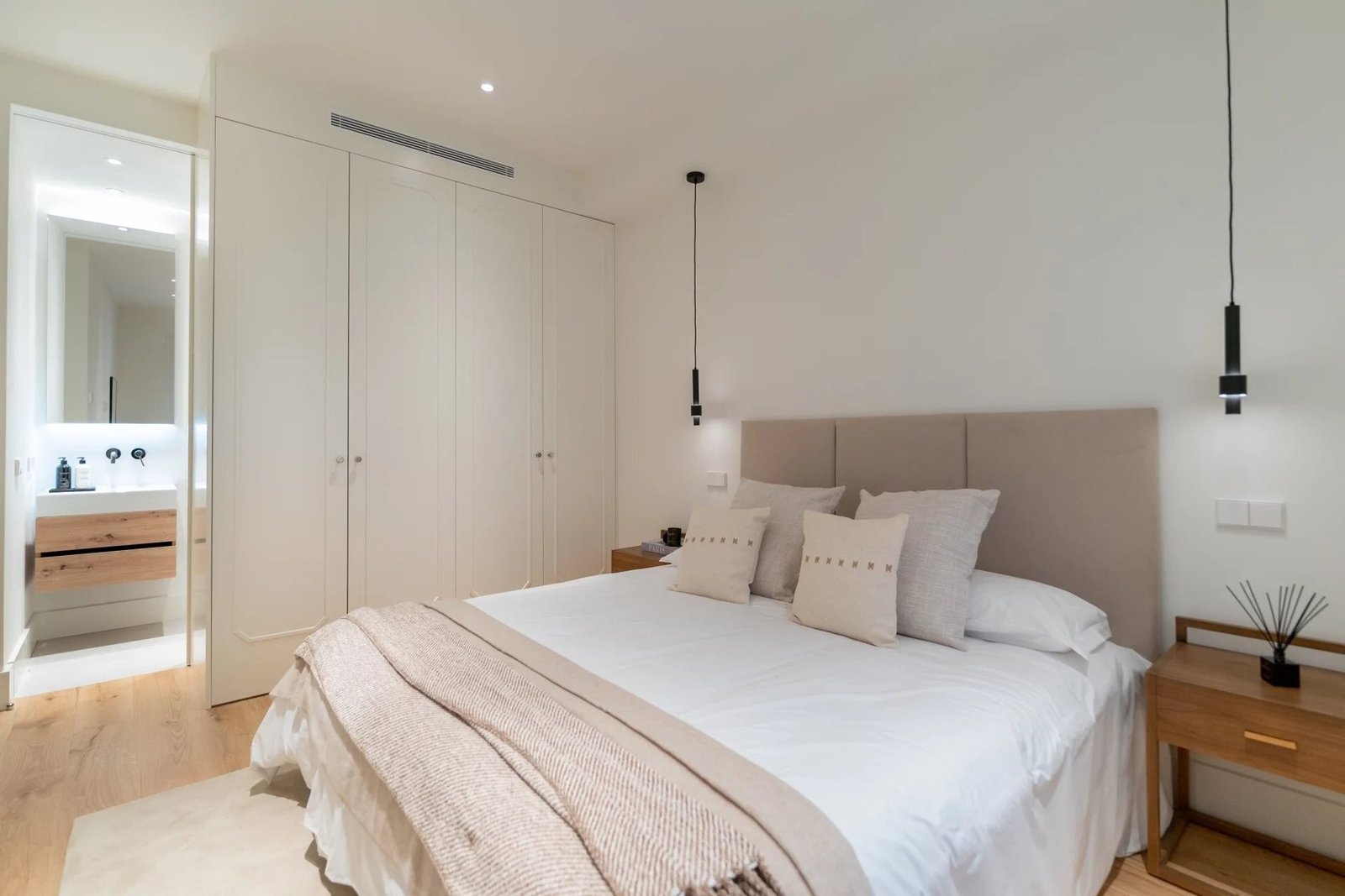 Unique And Exclusive Apartment Right In Front Of The Prado Museum Apartment in Retiro, Madrid, Spain 1 - 15253003
