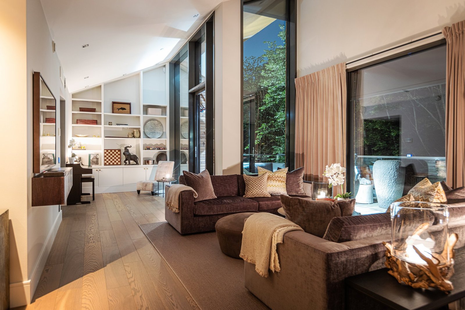 Exquisite Luxury Penthouse In Oslo’s Prestigious Skøyen/Madserud Neighborhood Apartment in Ullern, Oslo, Norway