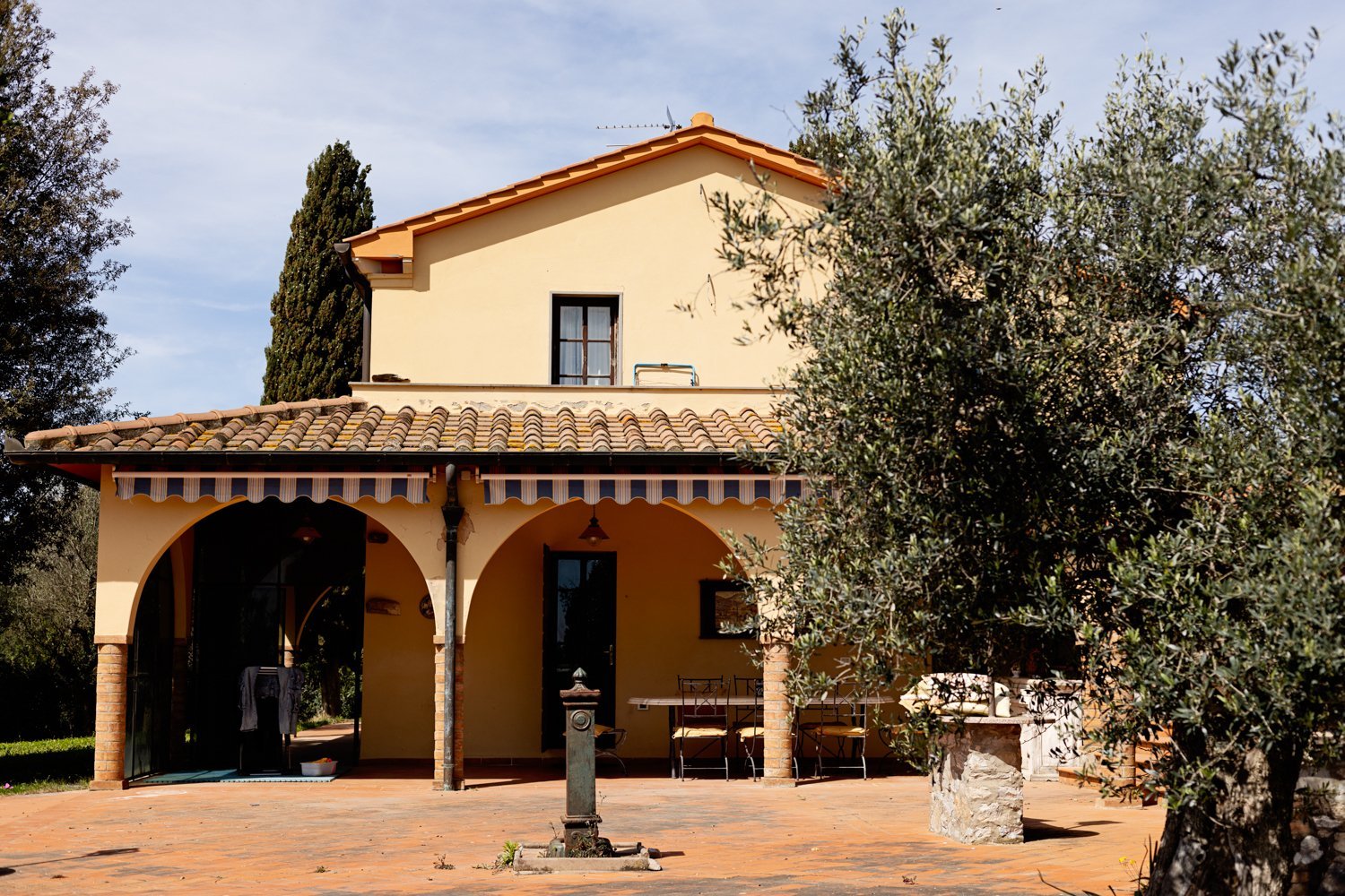Modern Castle With Vineyard In Tuscany Castle in Campiglia Marittima, Tuscany, Italy 1 - 15496784