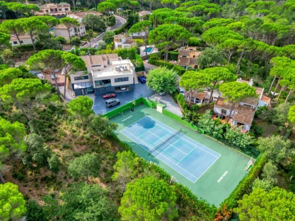 Chalet in Santa Cristina d'Aro, Catalonia, Spain 1 - 16400274