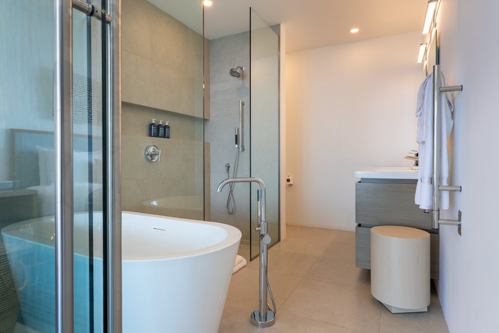 Oceanfront Three Bedroom Residence | Azura Bermuda Condo in Mount Pleasant, Paget Parish, Bermuda 1 - 16119024