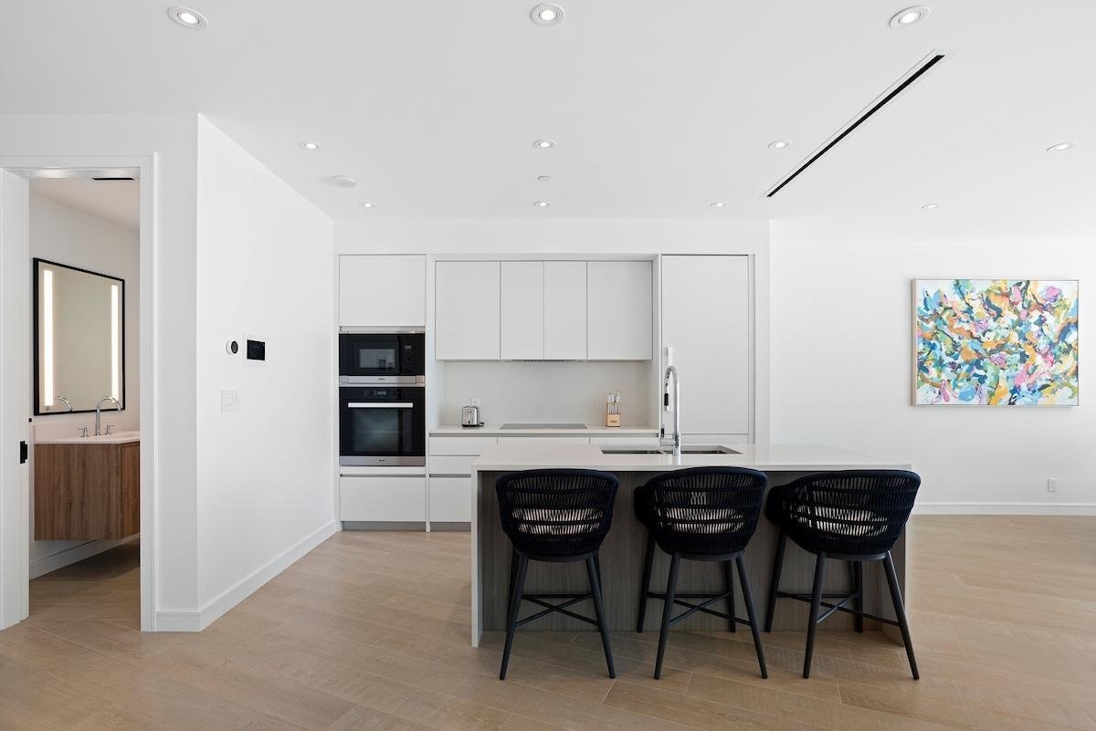 2 Bedrooms Condominium – The Bahamas Condo in Nassau, New Providence, The Bahamas 1 - 15980777