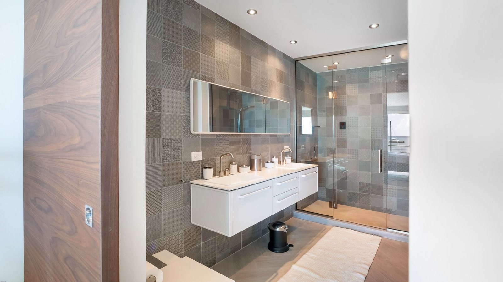 Aqualina Beach Club Luxury Condo Condo in Simpson Bay, Sint Maarten 1 - 15362138