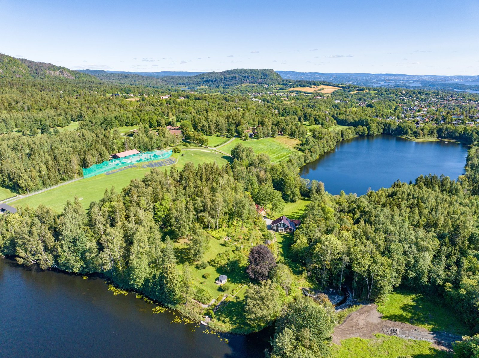 A Breathtaking Property With Historic Charm By The Golf Course | 23 Acres Of Lakeside Land Country House in Asker, Akershus, Norway 1 - 14970192