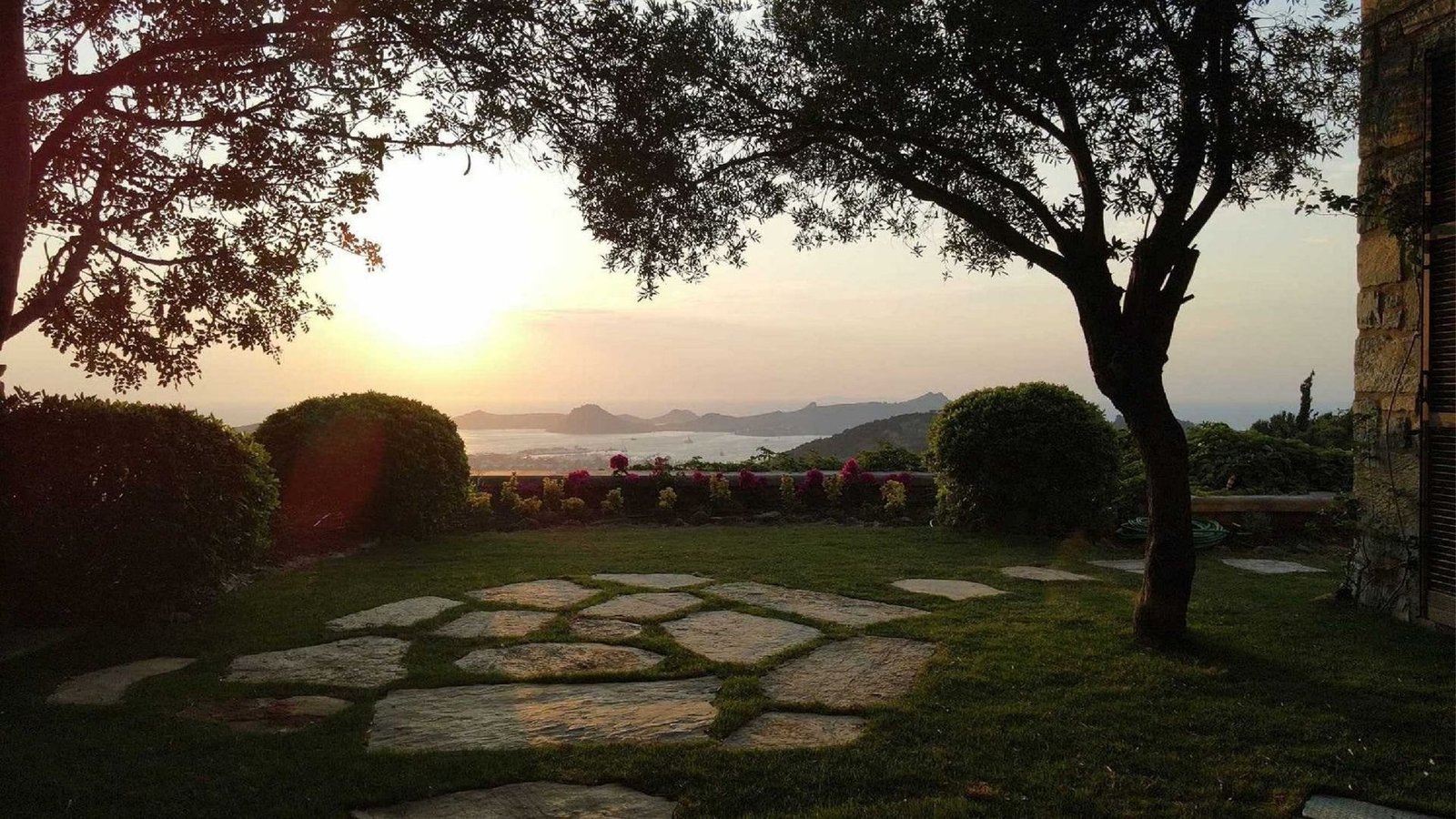 This Stunning Estate Is Nestled On 10.000m2 Of Prime Land In Yalikavak’s No.1 Post Code!! Estate in Bodrum, Muğla, Turkey 1 - 14306276