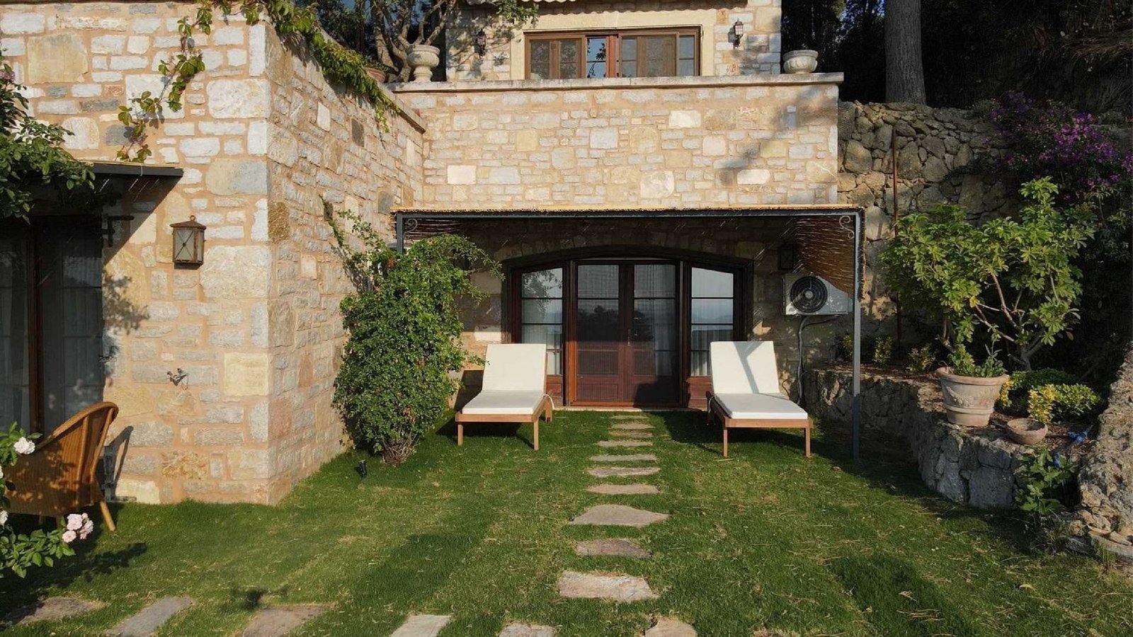 This Stunning Estate Is Nestled On 10.000m2 Of Prime Land In Yalikavak’s No.1 Post Code!! Estate in Bodrum, Muğla, Turkey 1 - 14306276