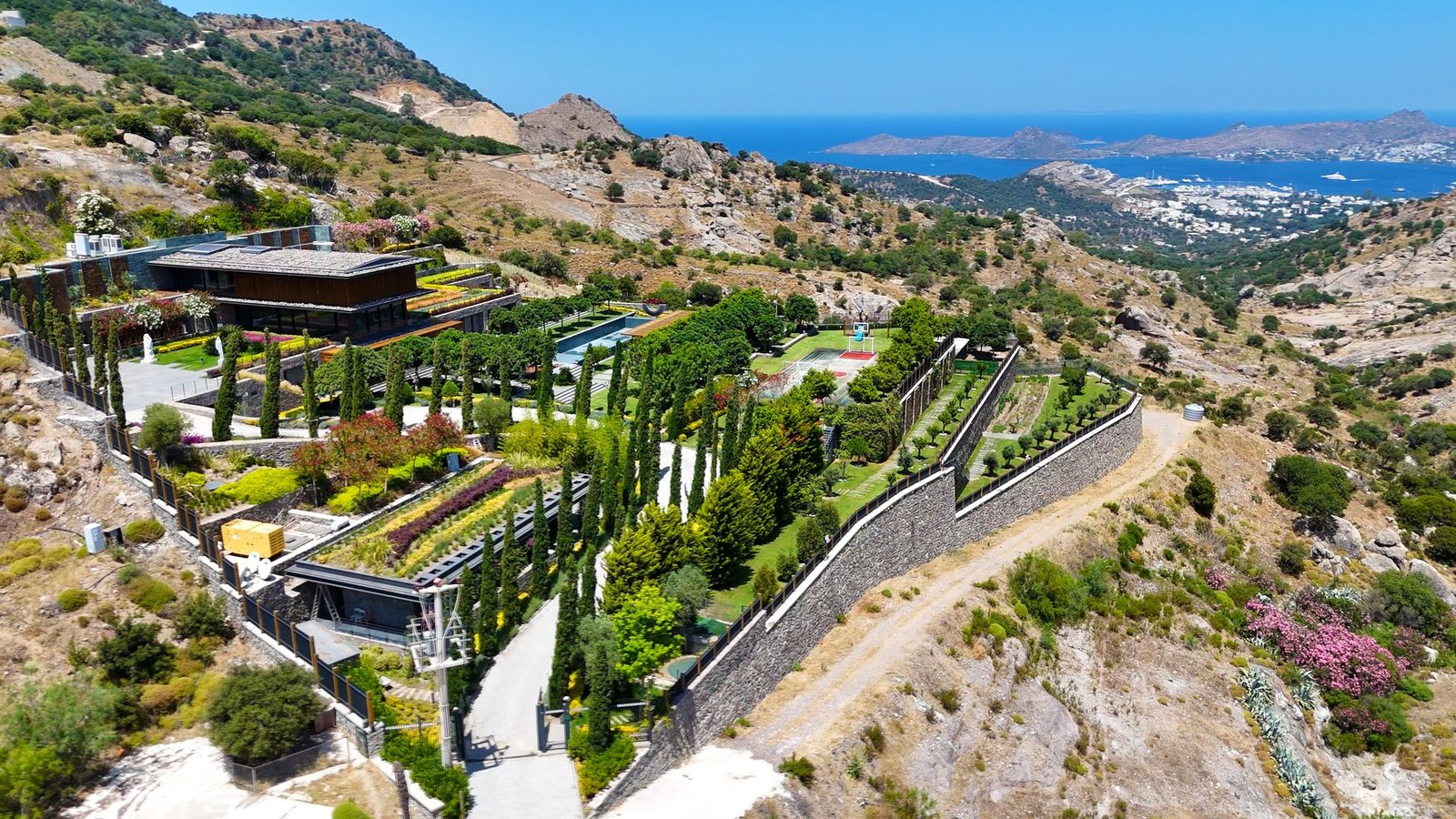 Welcome To Yalikavak’s Masterpiece Estate, Prime Real Estate With All Your Vip Amenities! Estate in Bodrum, Muğla, Turkey 1 - 14514114