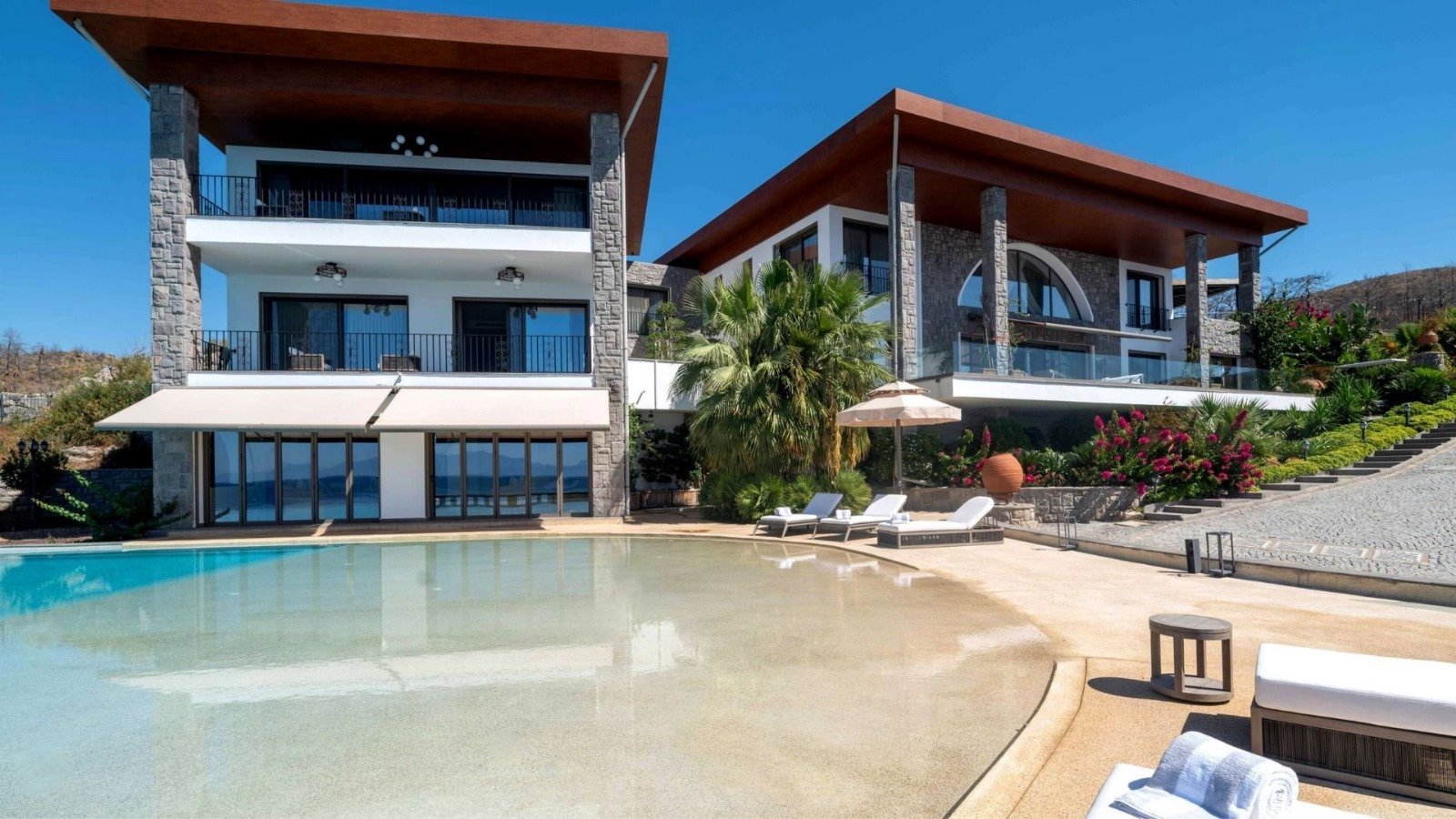 Exclusive Waterfront Estate: A Modern Masterpiece Of Luxury And Privacy! Estate in Bodrum, Muğla, Turkey 1 - 15015337