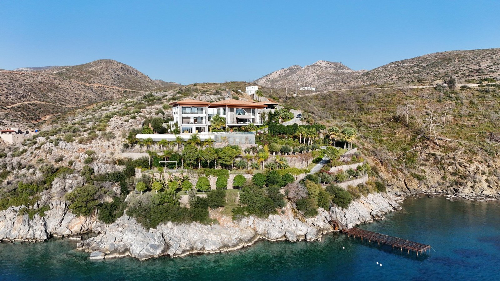 Exclusive Waterfront Estate: A Modern Masterpiece Of Luxury And Privacy! Estate in Bodrum, Muğla, Turkey 1 - 15015337