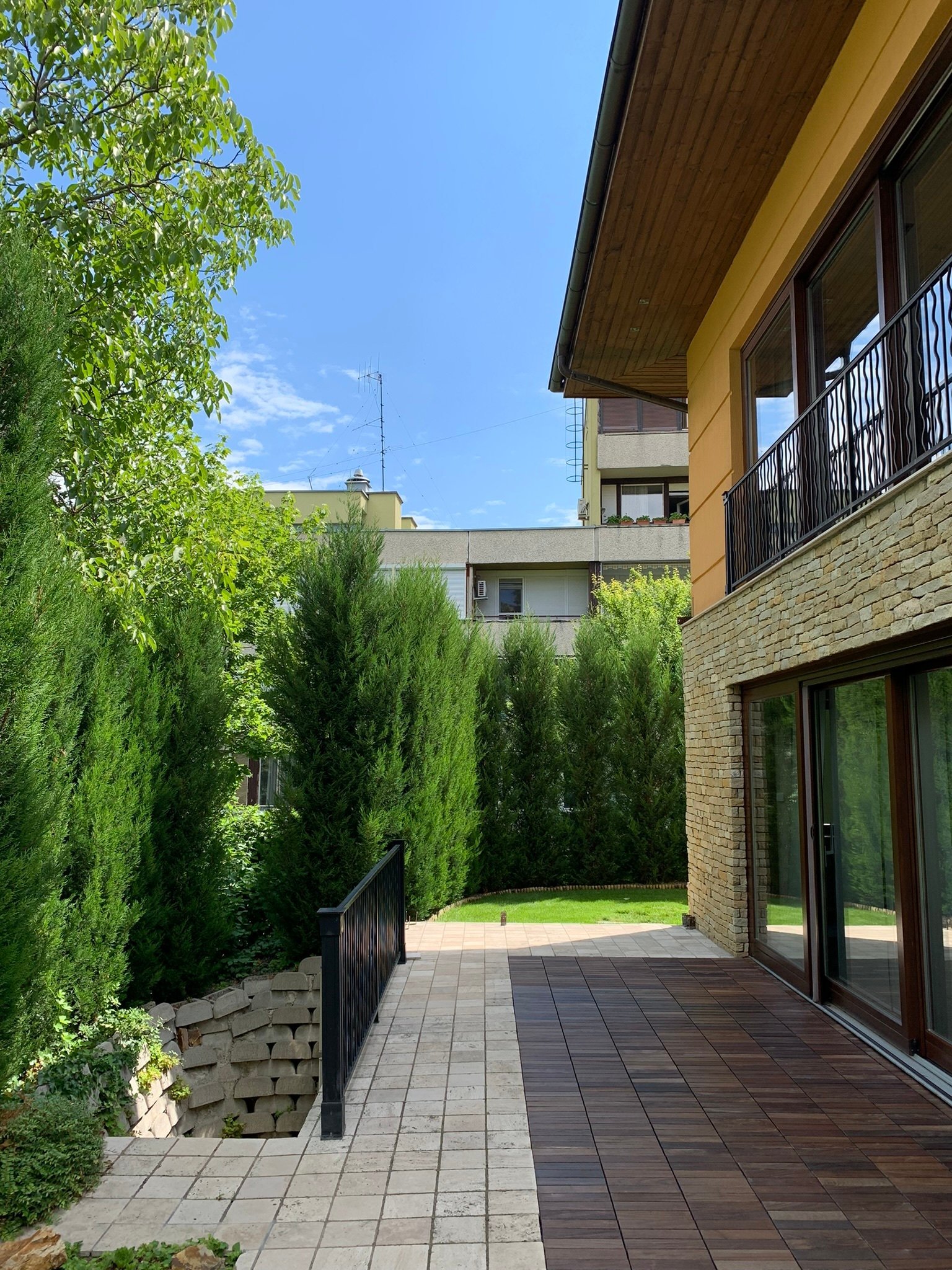 Luxury Family House Budapest Ii. District Zöldmál House in Budapest, Hungary 1 - 15273096