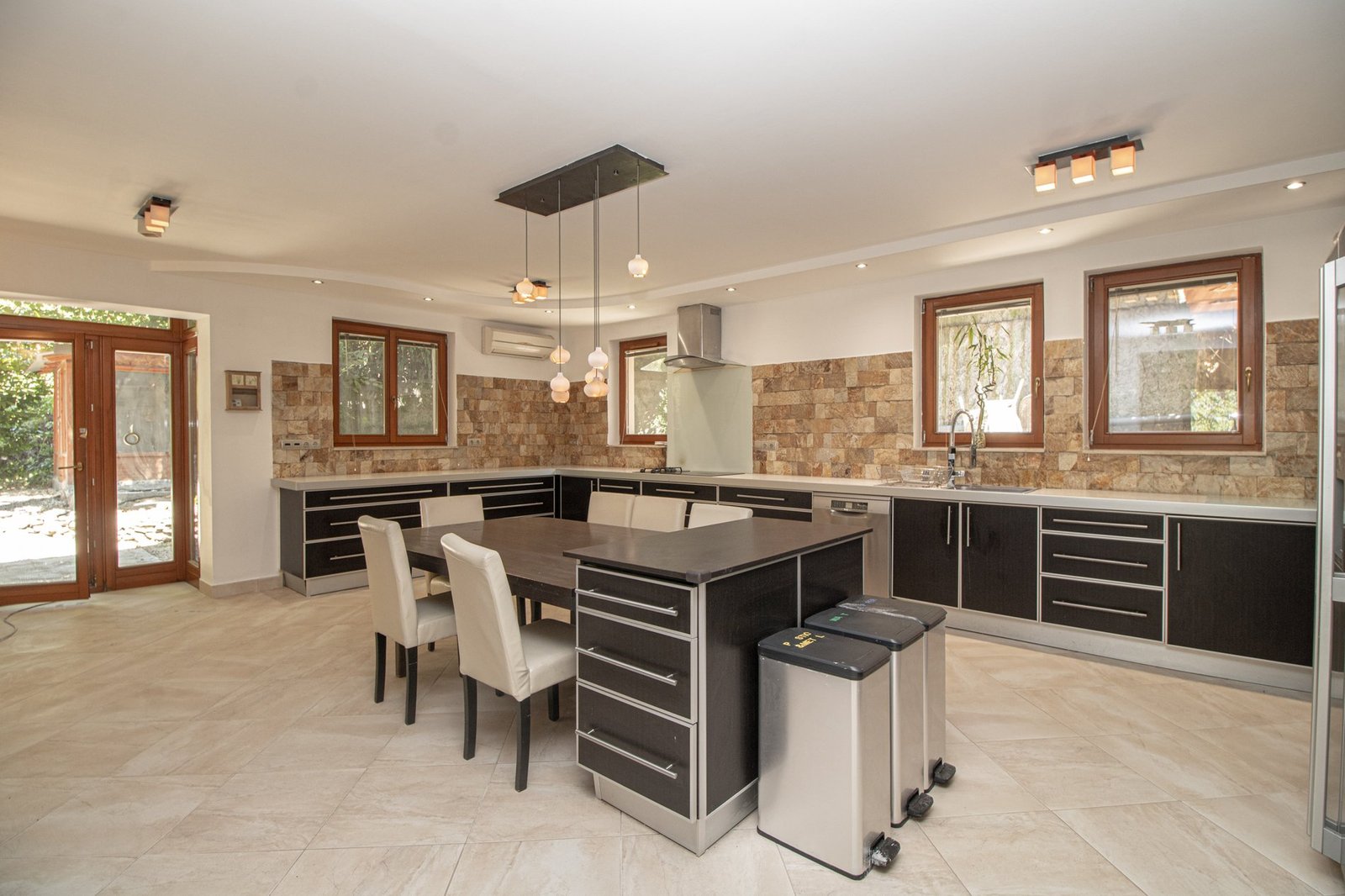 House in Budapest, Hungary 1 - 15583091