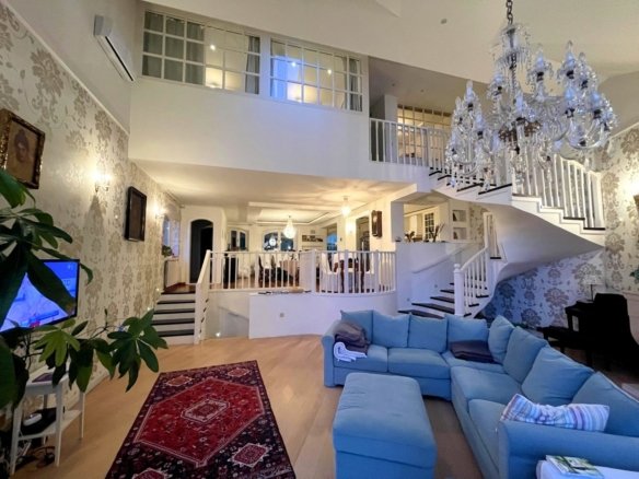 House in Budapest, Hungary 1 - 15851607