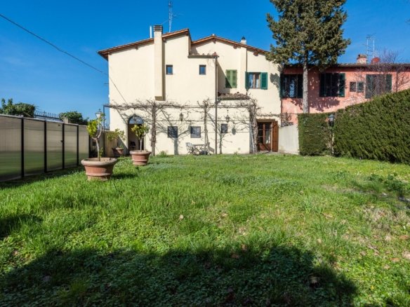 House in Florence, Tuscany, Italy 1 - 15898961