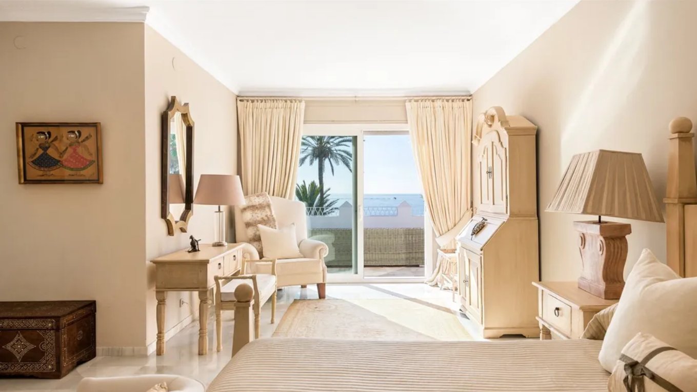 Iconic Beachfront Estate With Panoramic Sea Views House in Marbella,Malaga Province, Spain 1 - 16177568