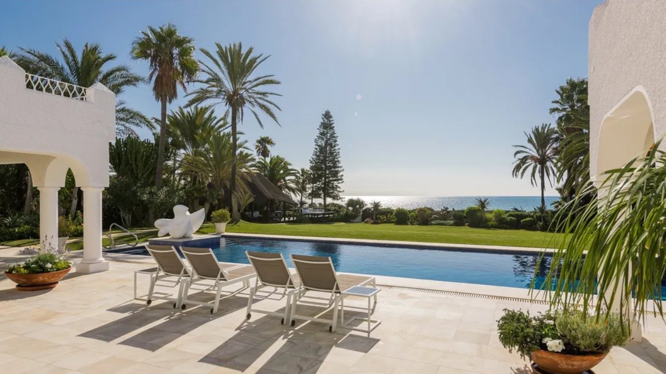Iconic Beachfront Estate With Panoramic Sea Views House in Marbella,Malaga Province, Spain 1 - 16177568
