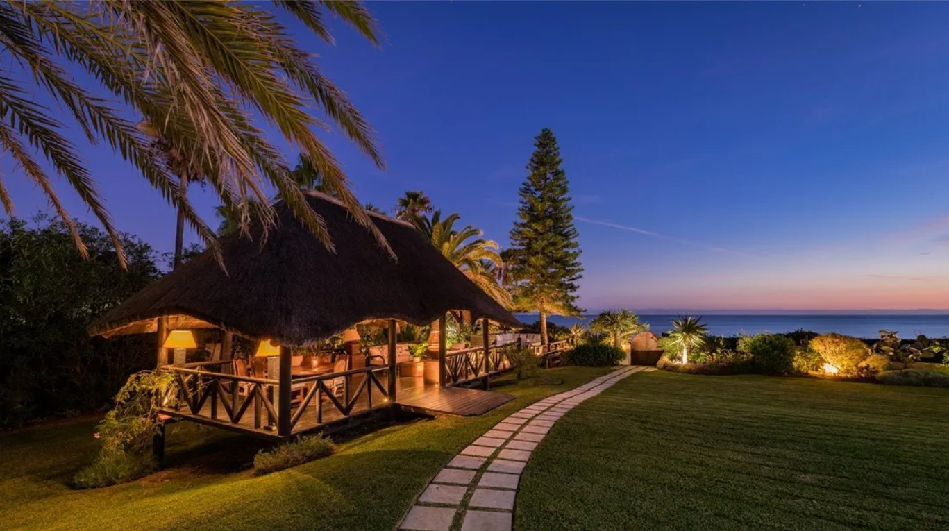 Iconic Beachfront Estate With Panoramic Sea Views House in Marbella,Malaga Province, Spain 1 - 16177568