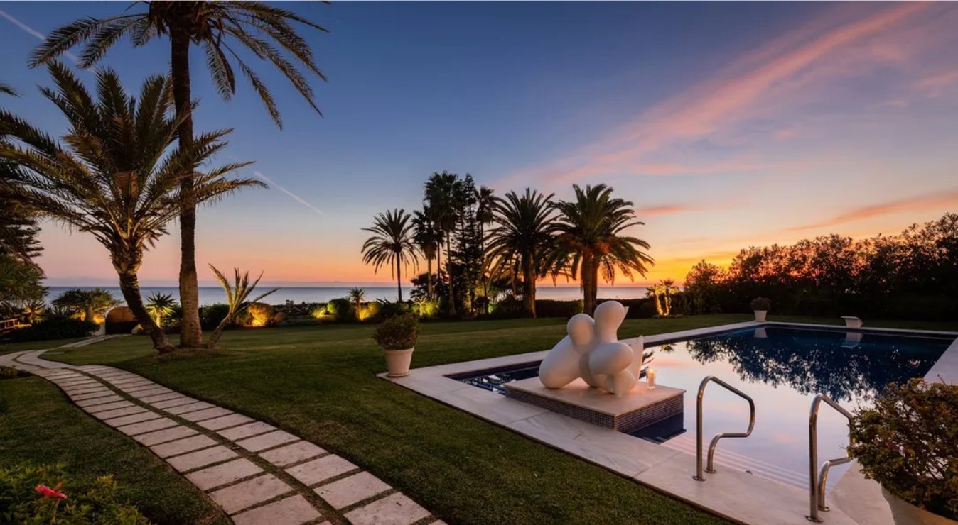 Iconic Beachfront Estate With Panoramic Sea Views House in Marbella,Malaga Province, Spain 1 - 16177568