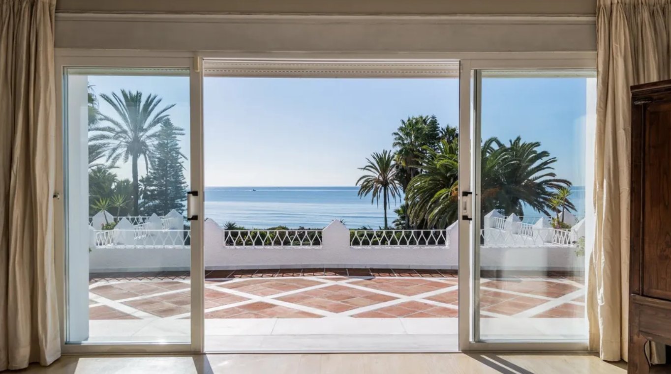 Iconic Beachfront Estate With Panoramic Sea Views House in Marbella,Malaga Province, Spain 1 - 16177568