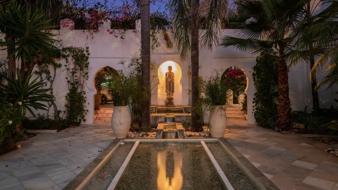 Iconic Beachfront Estate With Panoramic Sea Views House in Marbella,Malaga Province, Spain 1 - 16177568