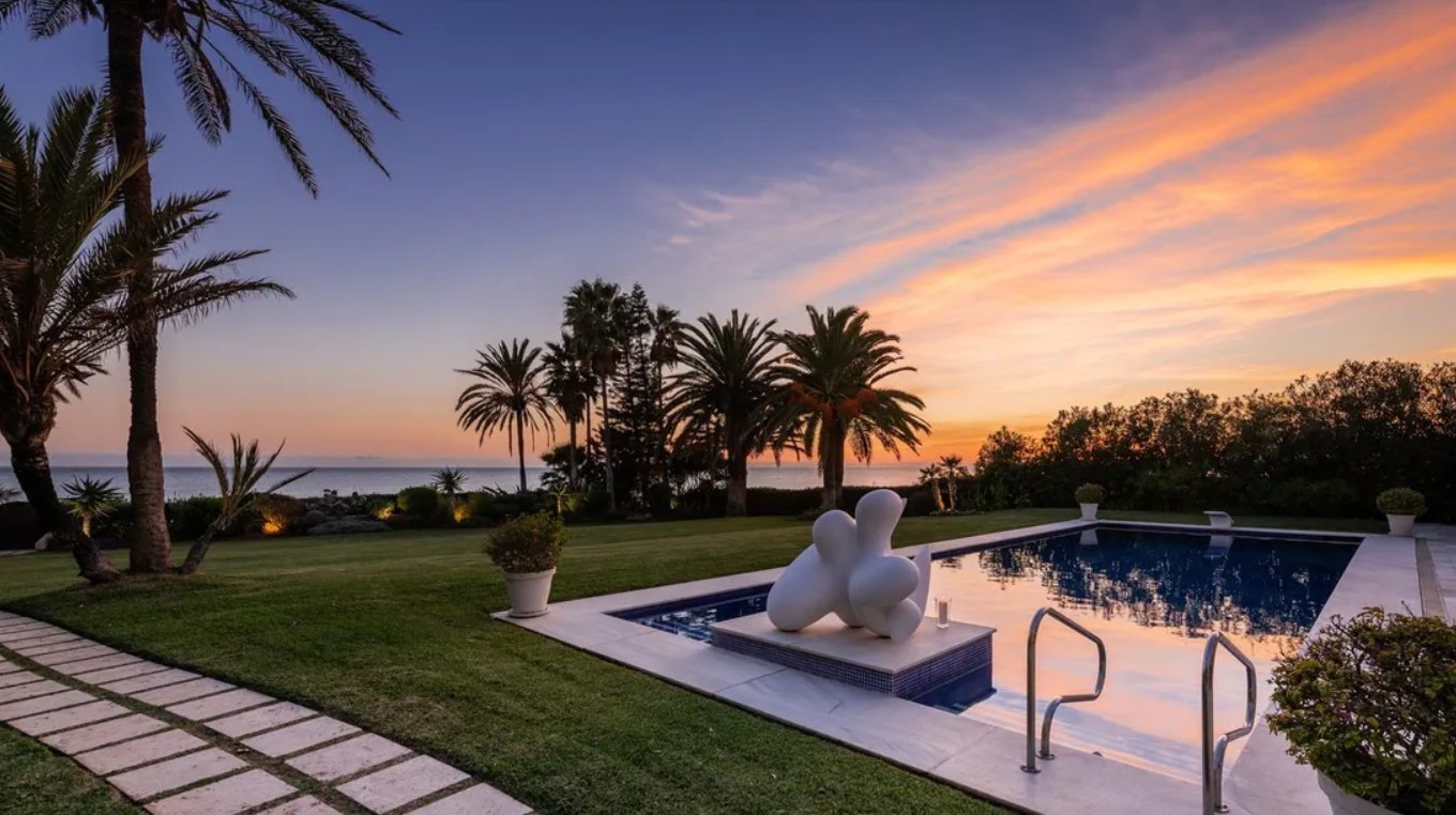 Iconic Beachfront Estate With Panoramic Sea Views House in Marbella,Malaga Province, Spain 1 - 16177568