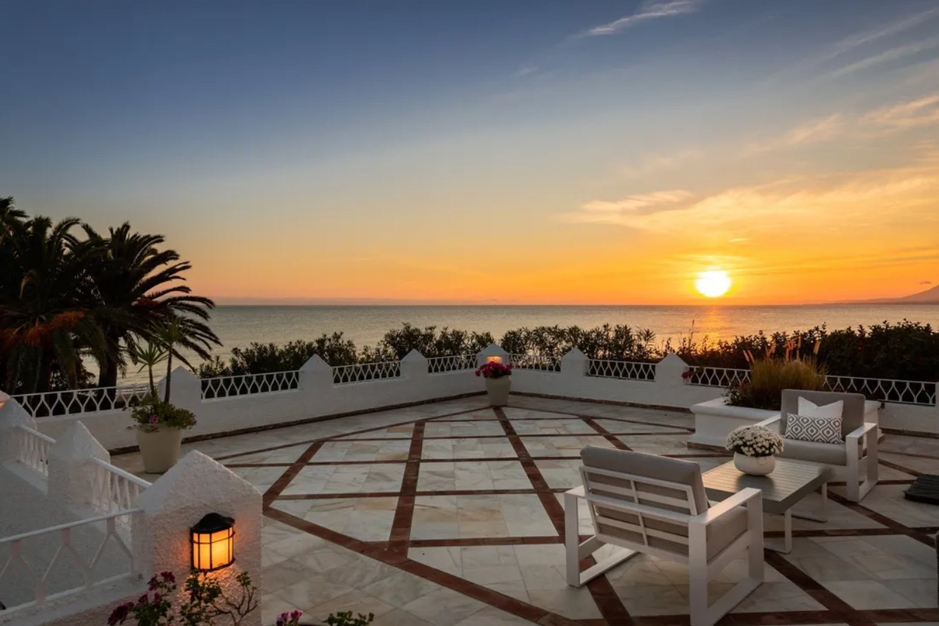 Iconic Beachfront Estate With Panoramic Sea Views House in Marbella,Malaga Province, Spain 1 - 16177568