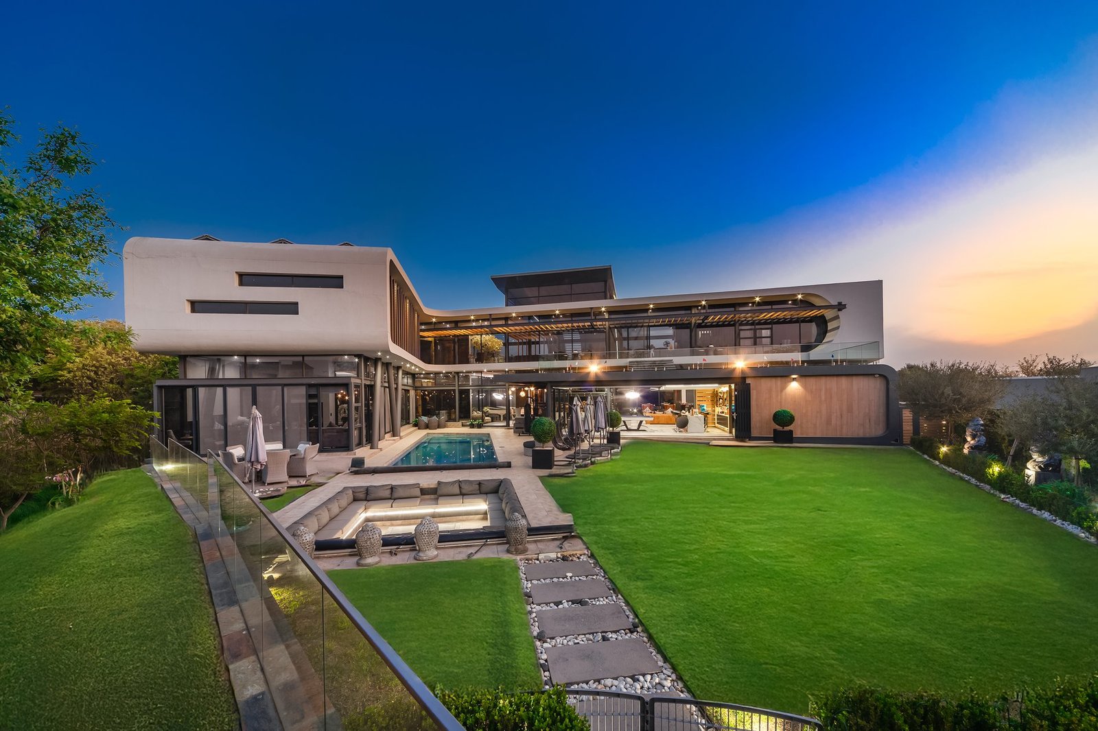 Luxurious 6 Bedroom Masterpiece For Sale In Steyn City House in Midrand, Gauteng, South Africa 1 - 14839358