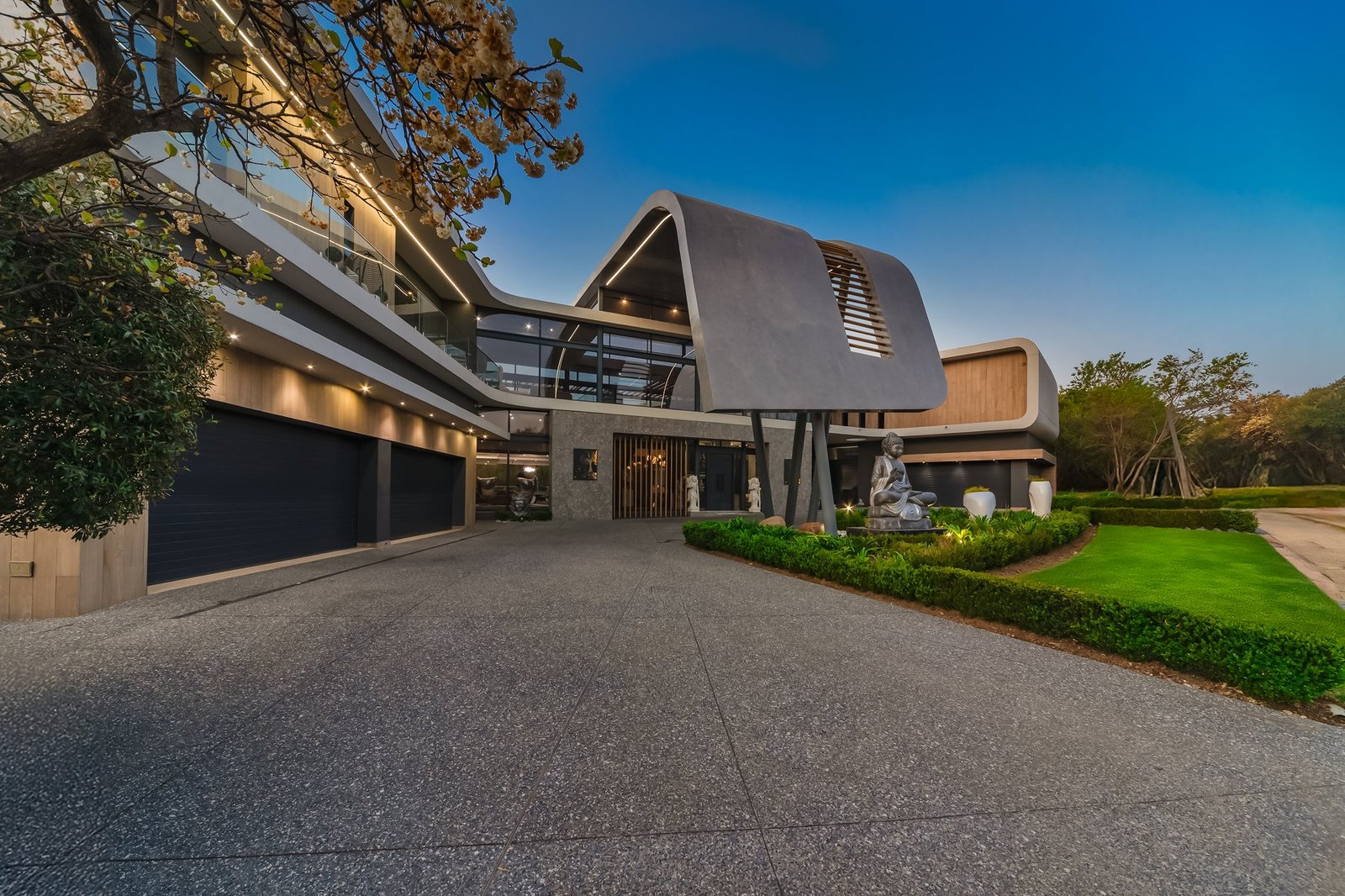 Luxurious 6 Bedroom Masterpiece For Sale In Steyn City House in Midrand, Gauteng, South Africa 1 - 14839358