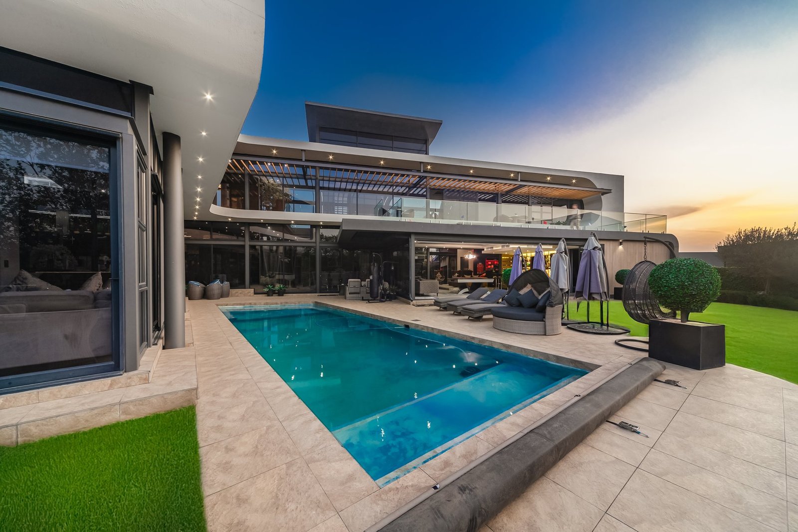 Luxurious 6 Bedroom Masterpiece For Sale In Steyn City House in Midrand, Gauteng, South Africa 1 - 14839358