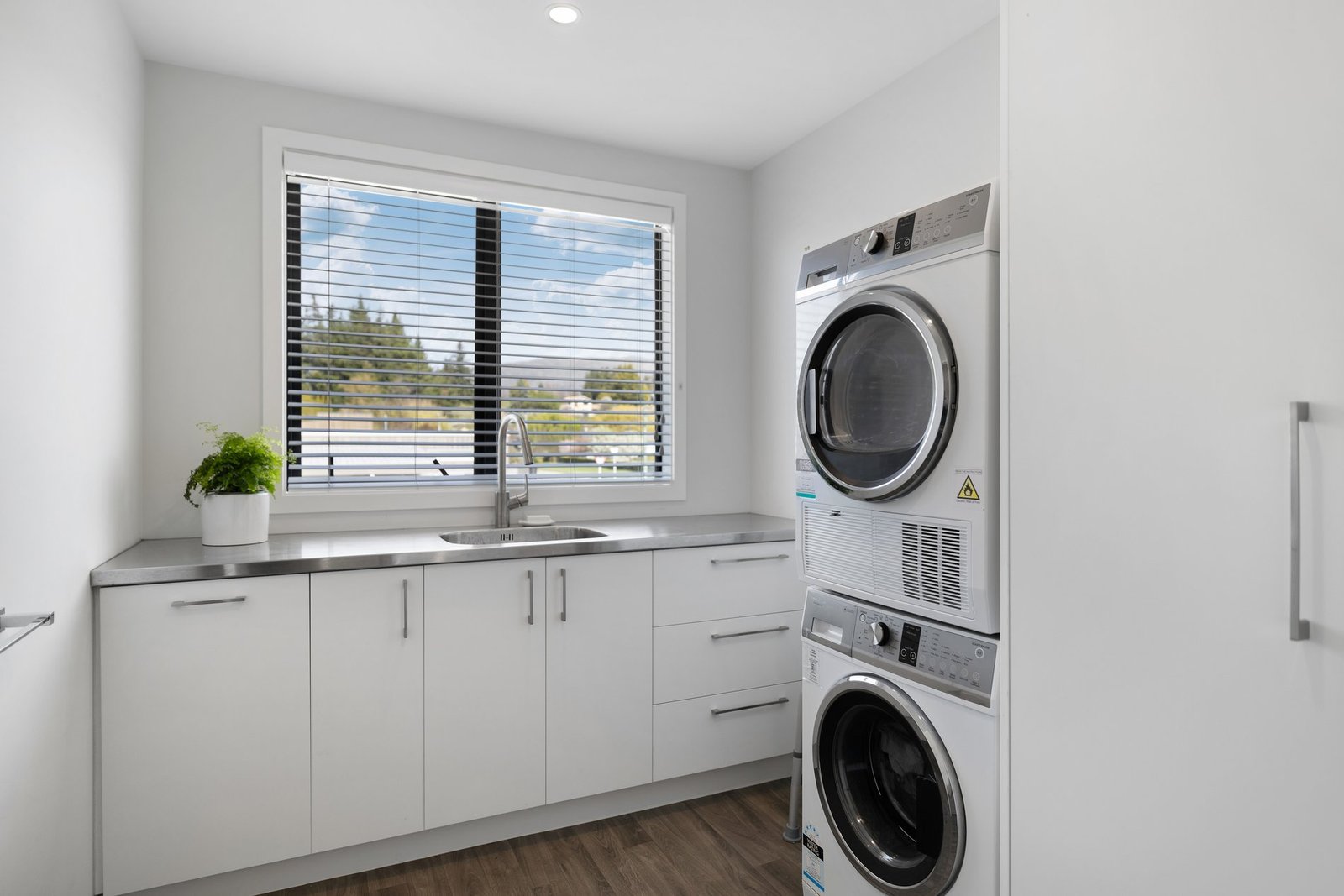 House in Wanaka, Otago, New Zealand 1 - 16299160