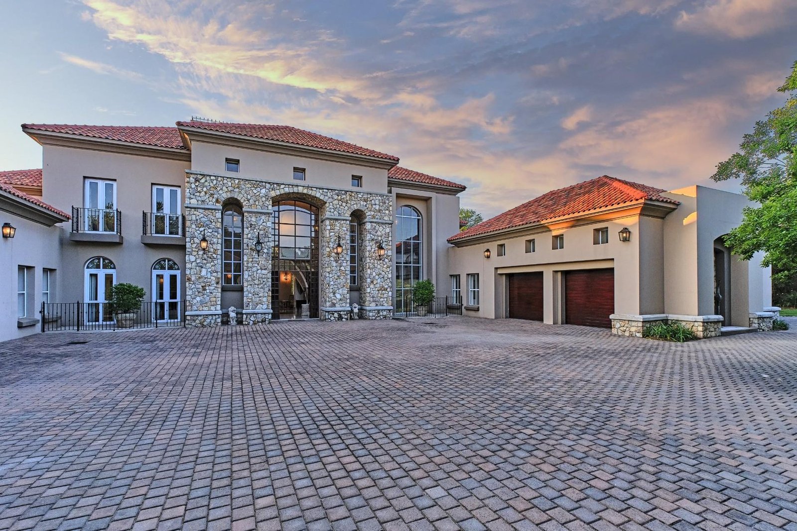 House in Waterfall Equestrian Estate, Gauteng, South Africa 1 - 16372129