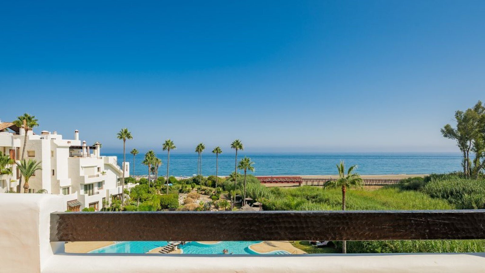 Exquisite Penthouse In El Velerín , Estepona Penthouse in Cancelada, Estepona, Andalusia 1 - 16331041