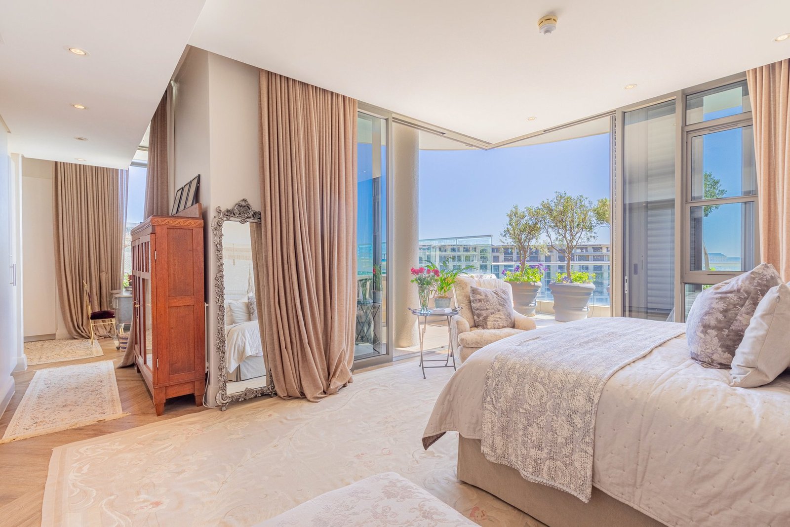 Epitome Of Sophisticated Urban Living Penthouse in Cape Town, Western Cape, South Africa 1 - 14871315