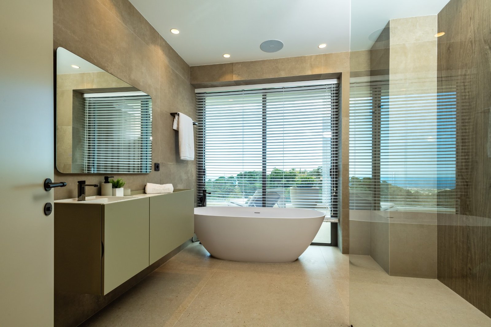 THE RETREAT MASTER BATHROOM HIS (Grande)