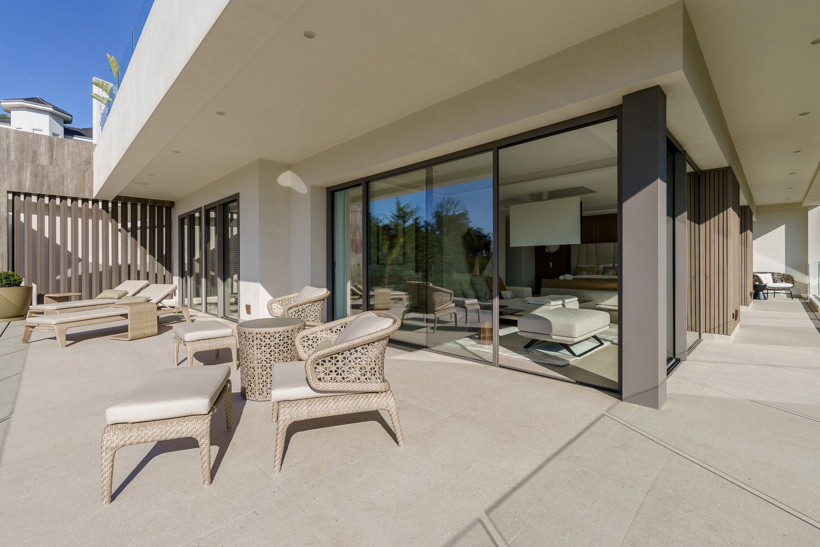 THE RETREAT  Master Bedroom terrace (01)
