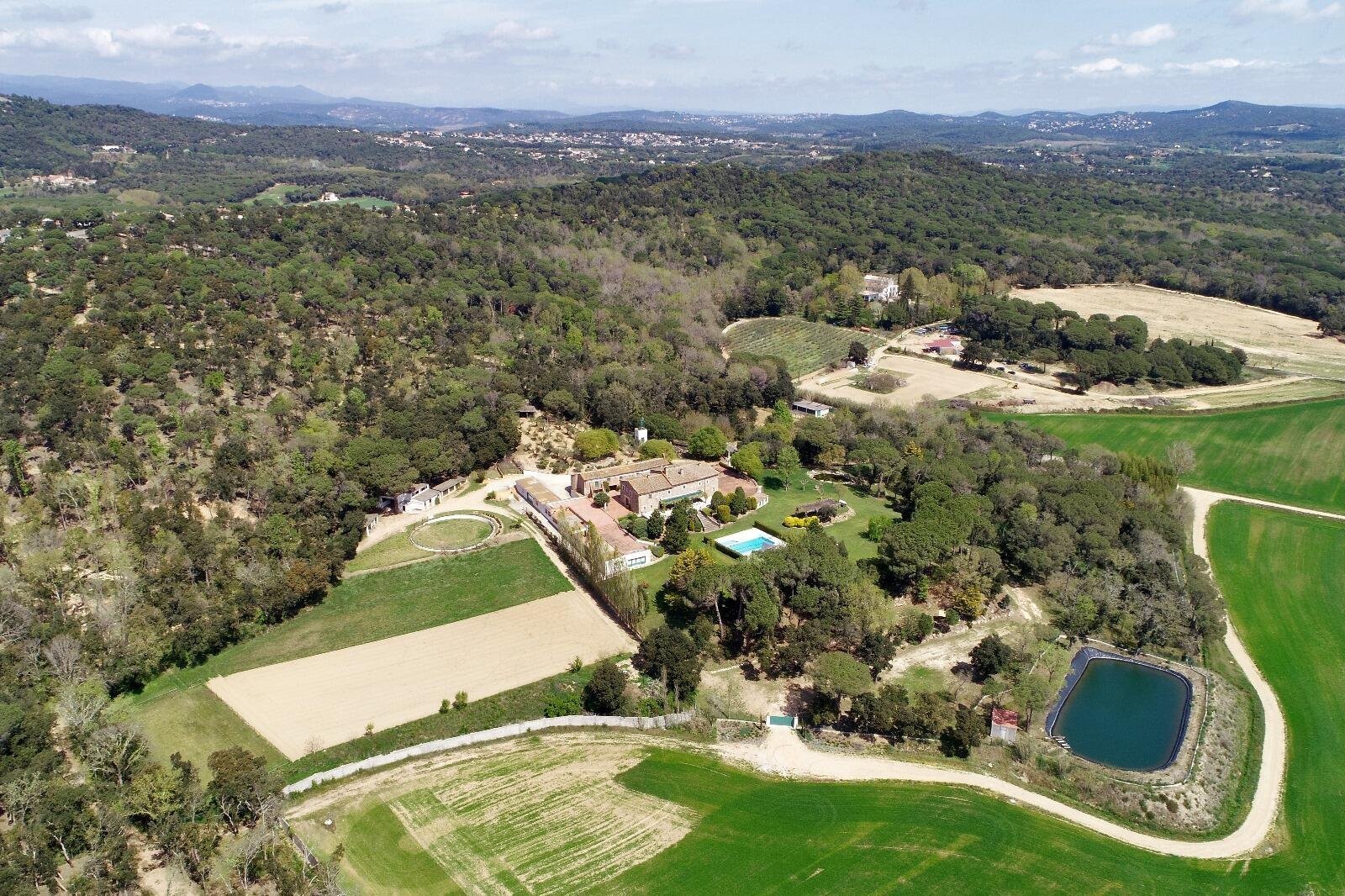 Beautiful High Standard Country House For Sale Near The Costa Brava Located In Tordera. Townhouse in Tordera, Catalonia, Spain 1 - 16110814
