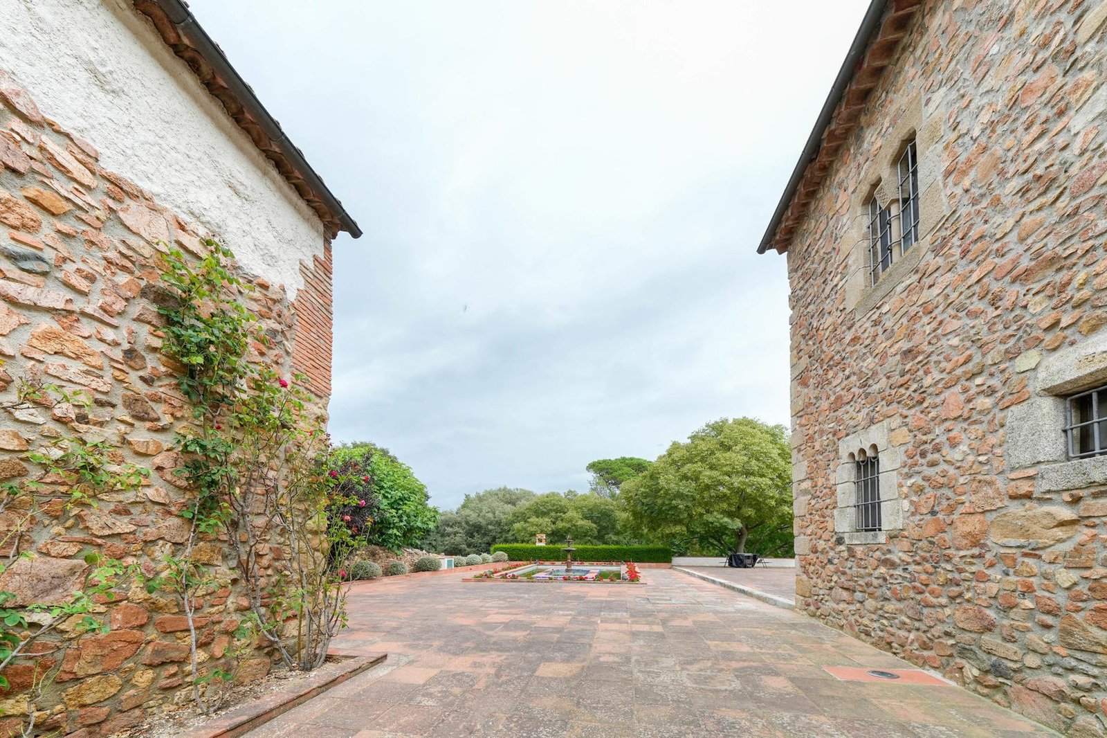 Beautiful High Standard Country House For Sale Near The Costa Brava Located In Tordera. Townhouse in Tordera, Catalonia, Spain 1 - 16110814