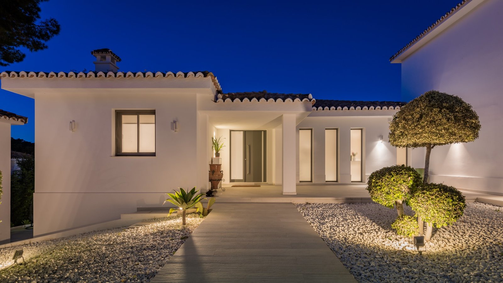Villa Calle Giralda Night-8 (Personalizado)