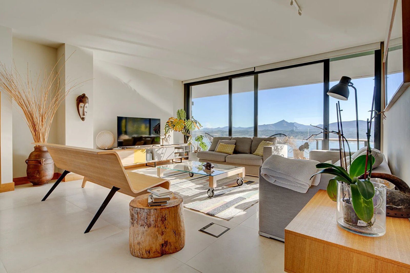 San Sebastián: A 25 Minutes From The Center Architect Designed Villa With Spectacular Views Villa in Centro, Donostia-San Sebastian, Spain 1 - 16012992